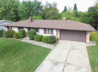2533 Mary Jo Dr, Green Bay, WI 54311