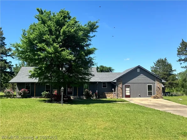 21686 Cedar Hill Dr, Howe, OK 74940