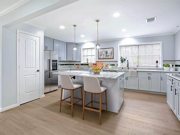 3rd image of 203 Tall Pines Dr