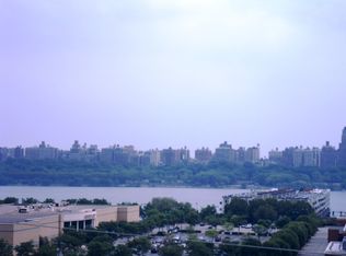 25 Legend Hills Dr, Edgewater, NJ 07020