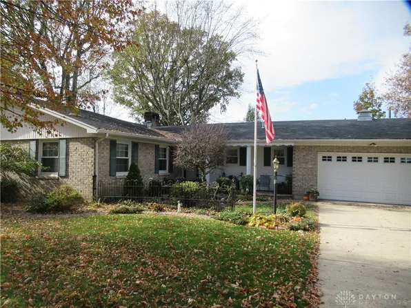 8 Maple Ln, Arcanum, OH 45304