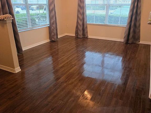 5th image of 244 Carina Cir