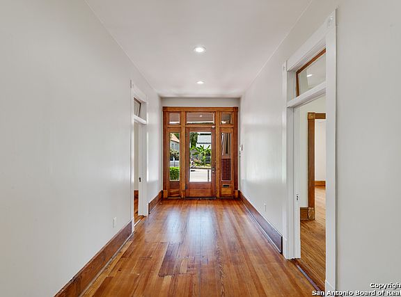 3rd image of 421 Spofford St