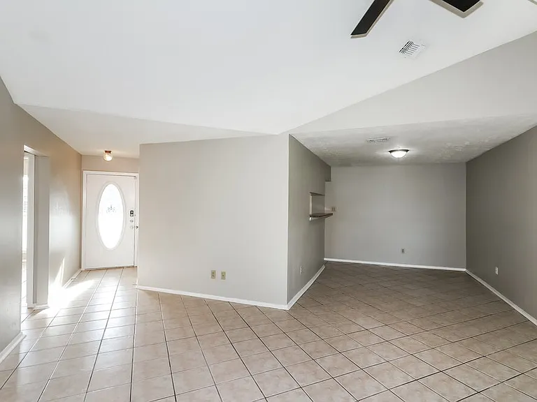 10111 King Ranch Ln — Photo 4