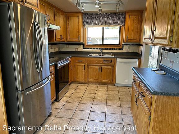 4th image of 5523 Chianti Way
