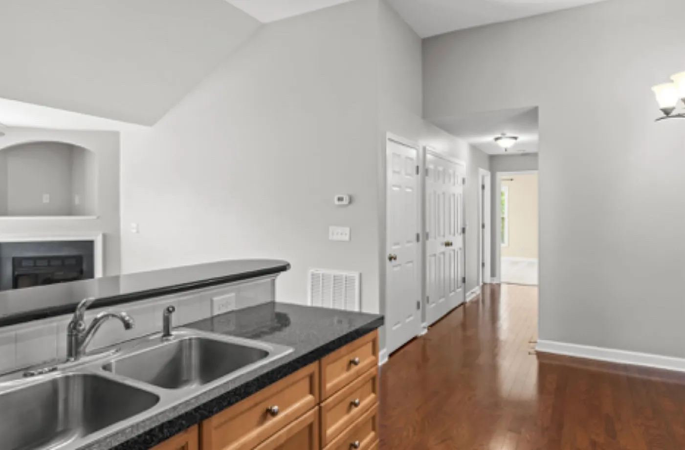 4762 Tatton Park Cir — Photo 4