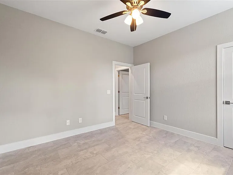 3707 Fontainebleau St — Photo 16