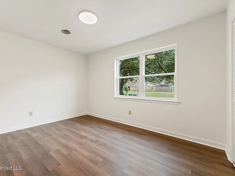 6104 Gruich Cir — Photo 20