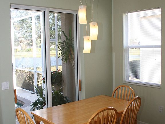 Kitchen breakfast nook