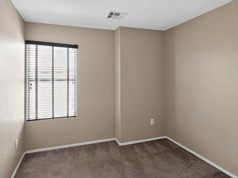 3032 W Cavalry Dr — Photo 8