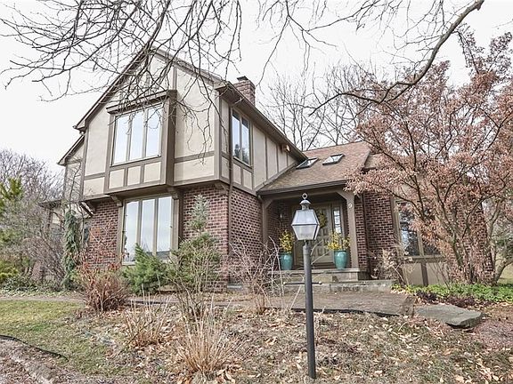 2nd image of 9 Lawton Dr