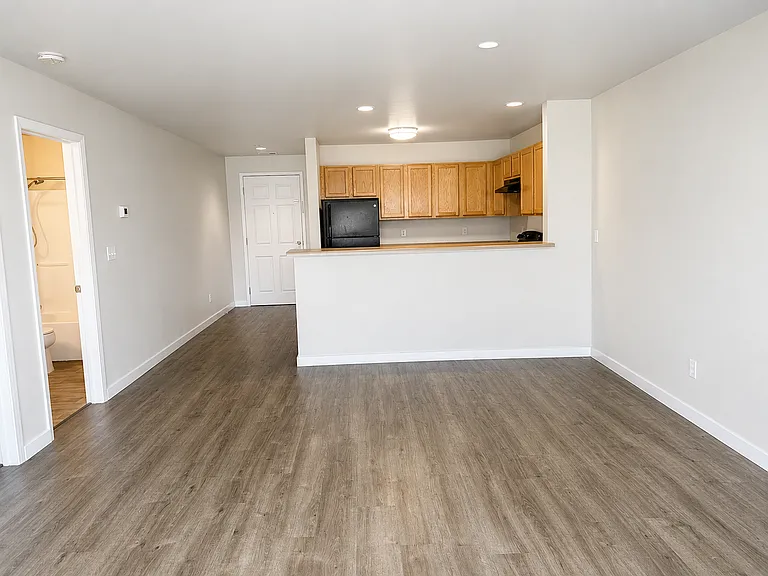 500 Red Table Apartments — Photo 13