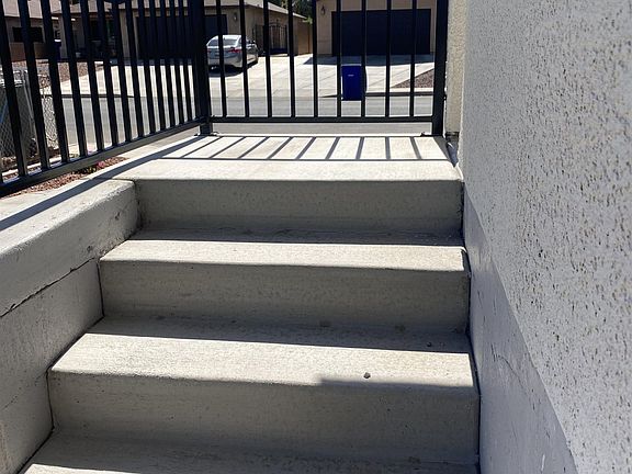 3rd image of 569 S 15th Ave