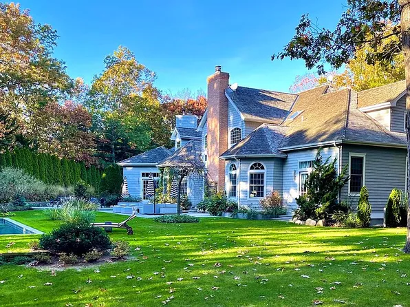 19 Old School House Ln, East Hampton, NY 11937