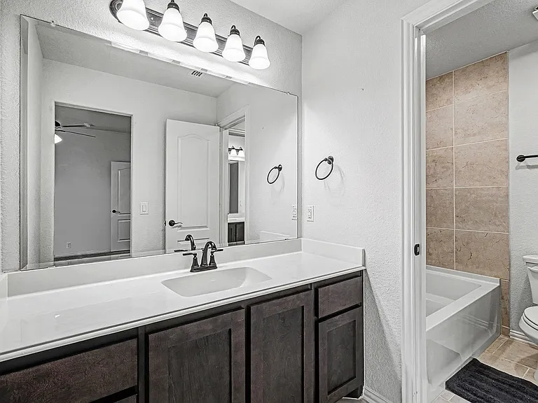 1080 Canuela Way — Photo 32