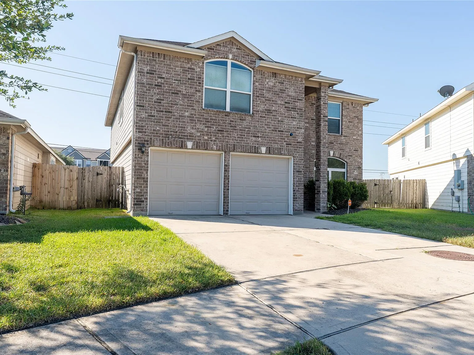 4 bed, 2.5 bath, 2457 sqft, $2,500 — Photo 3