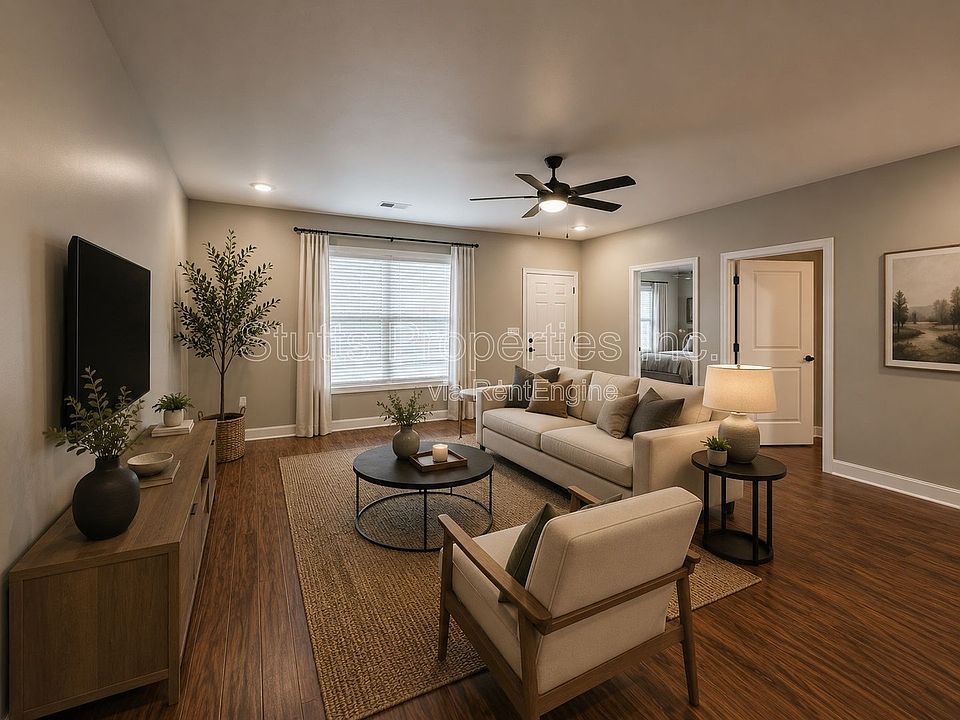 1st image of 145 Bruin Dr #107