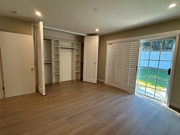 827 Hugo Reid Dr — Photo 13