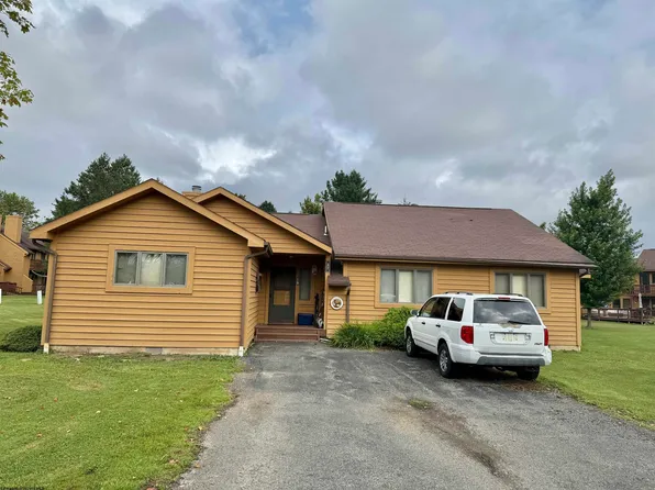 37 Village Ct, Davis, WV 26260