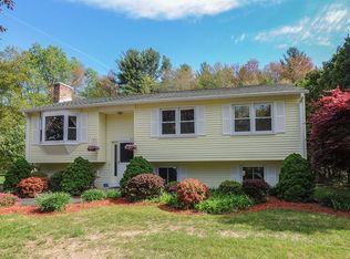 124 Grantwood Dr, Amherst, MA 01002