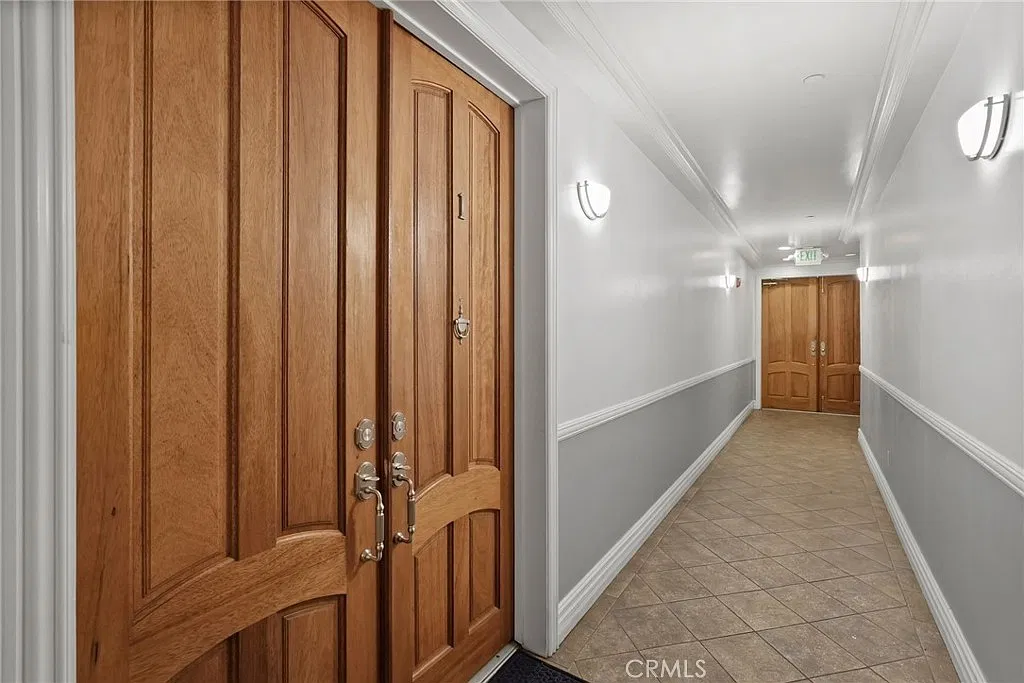 3 bed, 2.5 bath, 1855 sqft, $4,695 — Photo 3