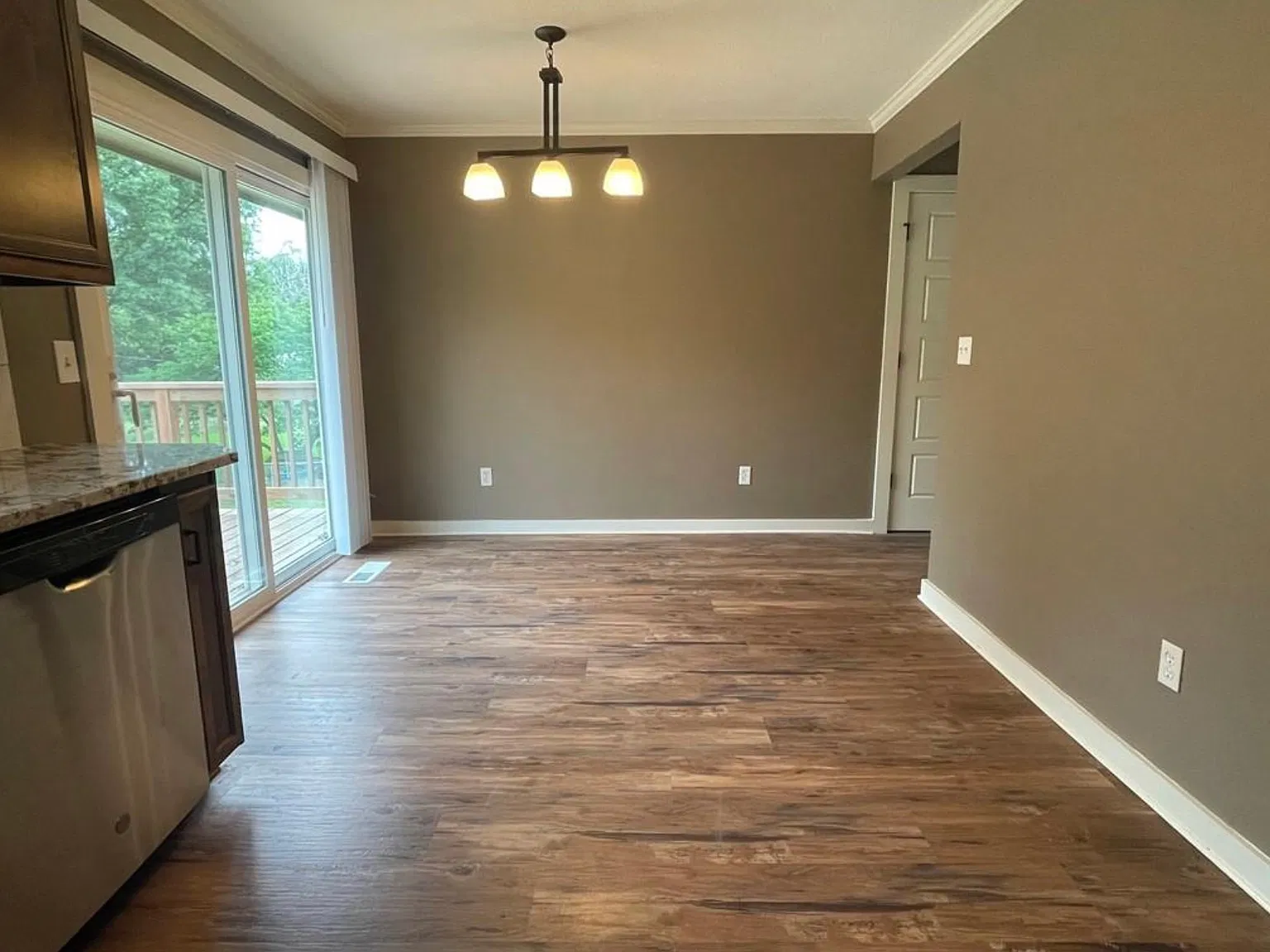 3 bed, 1447 sqft, $2,295 — Photo 3