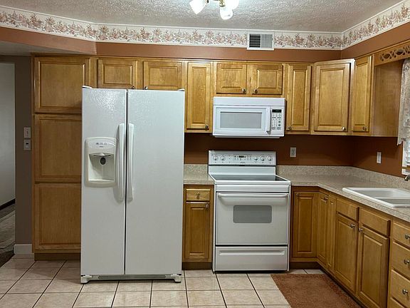 5th image of 11101 Albion Dr