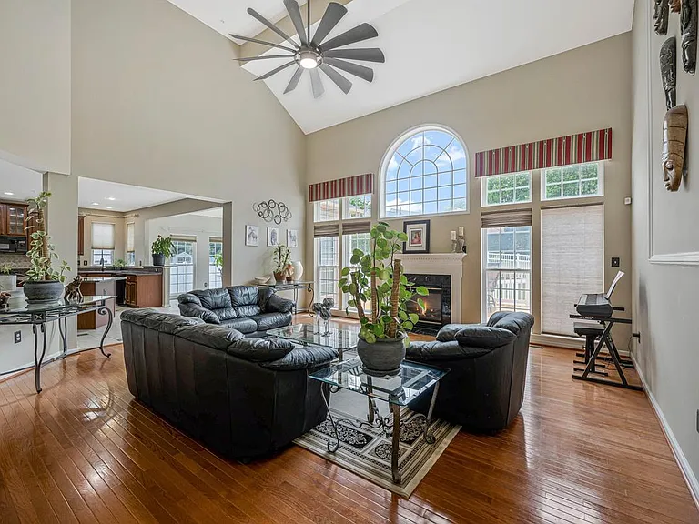 1117 Horizon View Pl — Photo 17