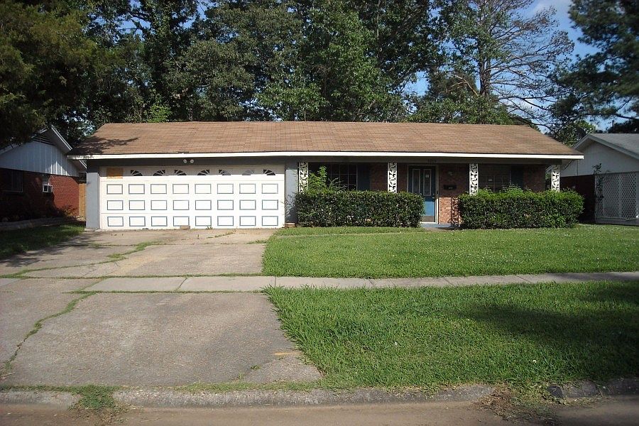 1st image of 8805 Yancey Pl