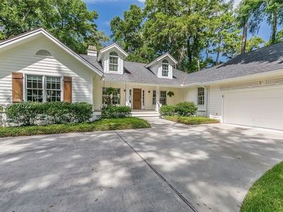 706 Island Cir E, Saint Helena Island, SC, 29920