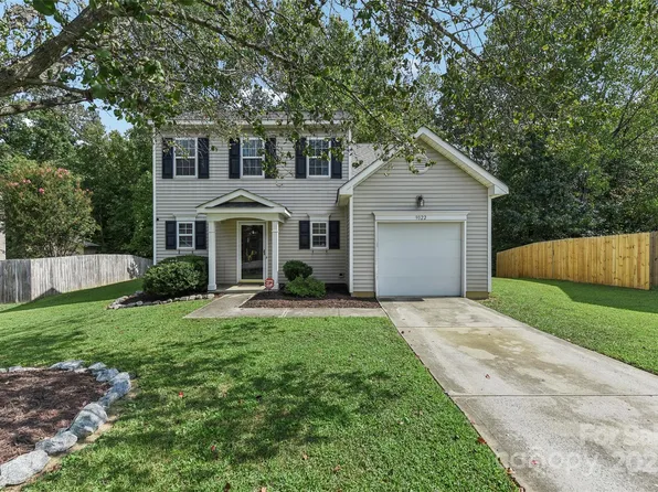 9022 Belle Bragg Way, Charlotte, NC 28214