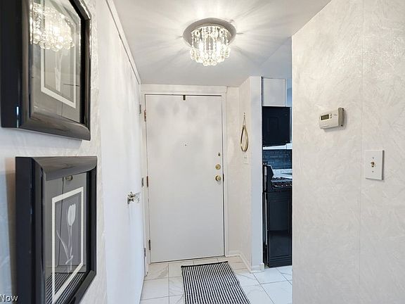 3rd image of 1145 Canyon View Rd APT 202