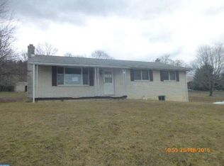 426 Oak Grove Rd, Pine Grove, PA 17963