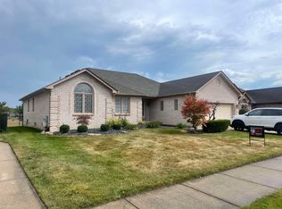 50262 Barrett Dr, Macomb, MI 48044
