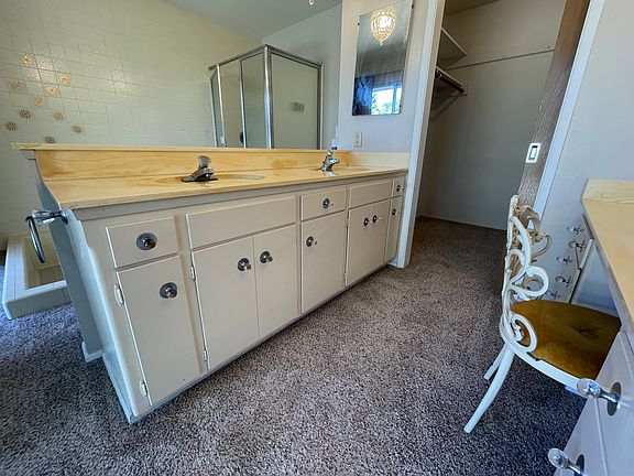 2503 18th Master Bath_08152023