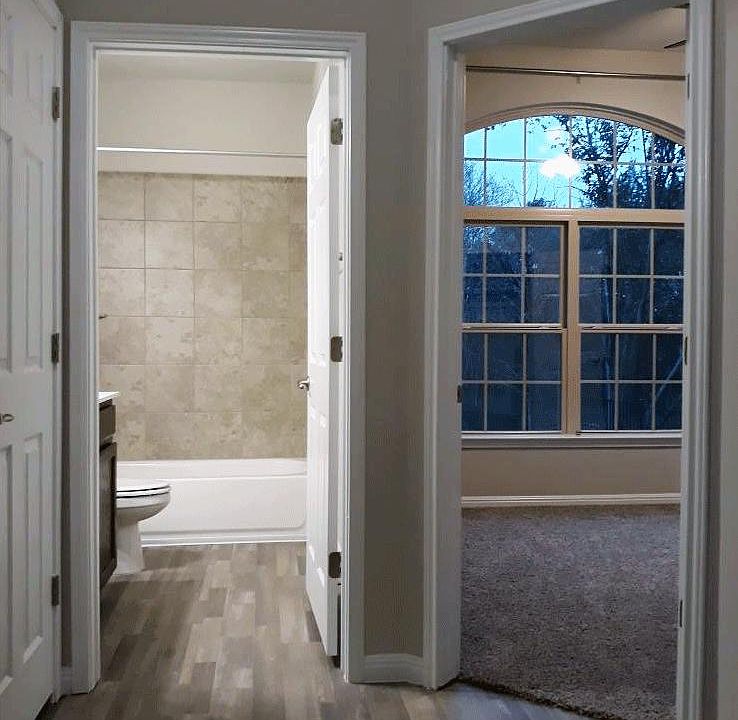 Second bedroom / bathroom