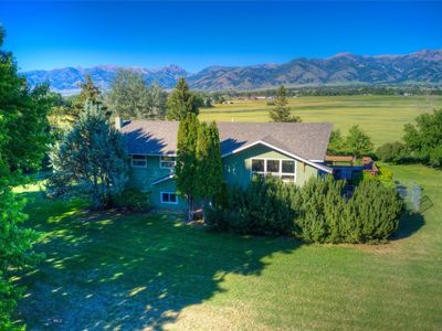 228 Sacajawea Peak Dr, Bozeman, MT, 59718