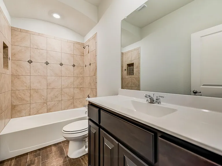 9113 Sycamore Leaf Dr — Photo 2