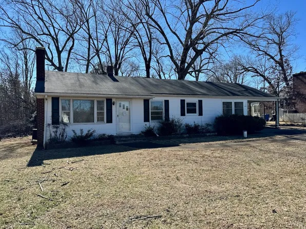 960 Oakleigh Ave, Appomattox, VA 24522