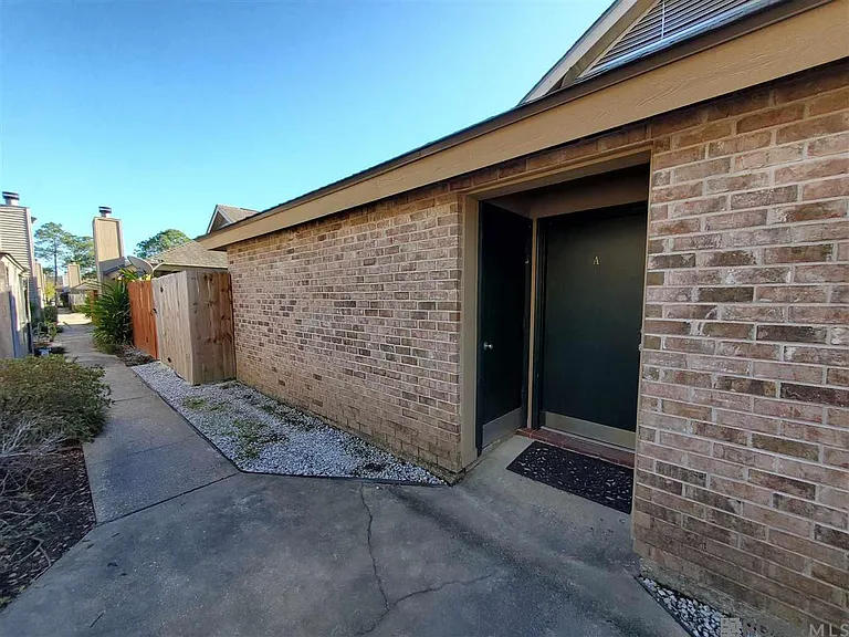 5151 Everett Ln — Photo 17