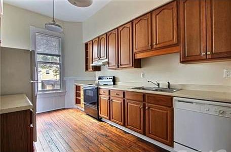5th image of 409 E Waldburg St #B