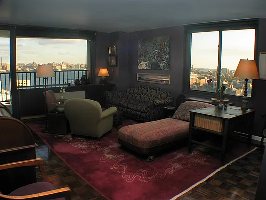 Sold by Hudson View Realty LLC | media 1