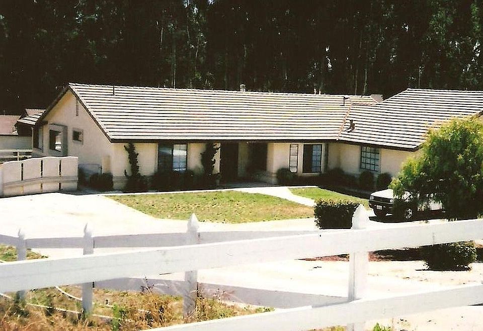 1st image of 939 Camino Caballo