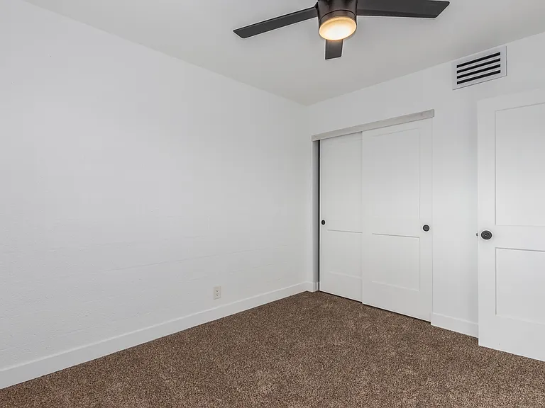 The Harlow Apartments — Photo 18