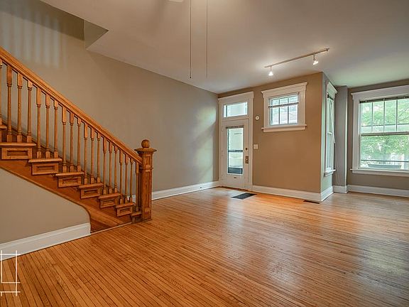 2nd image of 40 W Hubbard Ave #40