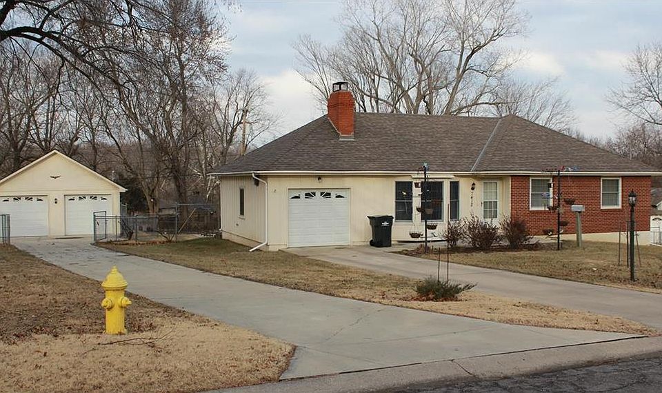 1st image of 7412 E 130th St