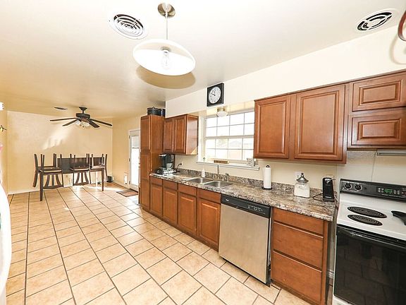 5th image of 4908 Clover Ave