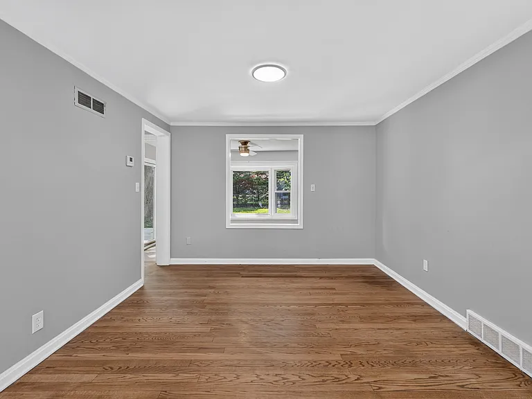 7318 Rosewood St — Photo 10