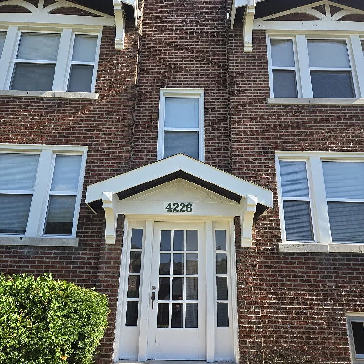 4226 Dewey Ave — Photo 2