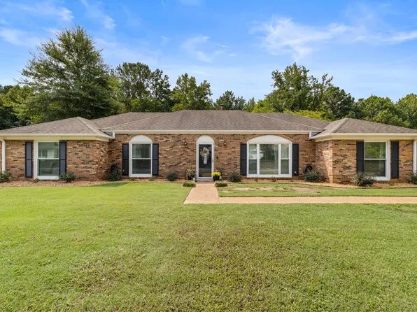 122 Lancaster Rd, Florence, AL 35633